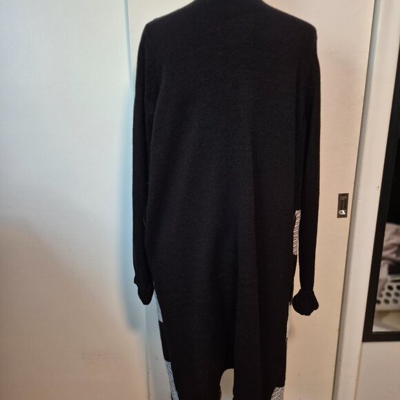 Open Style Sweater - Picture 6 of 9